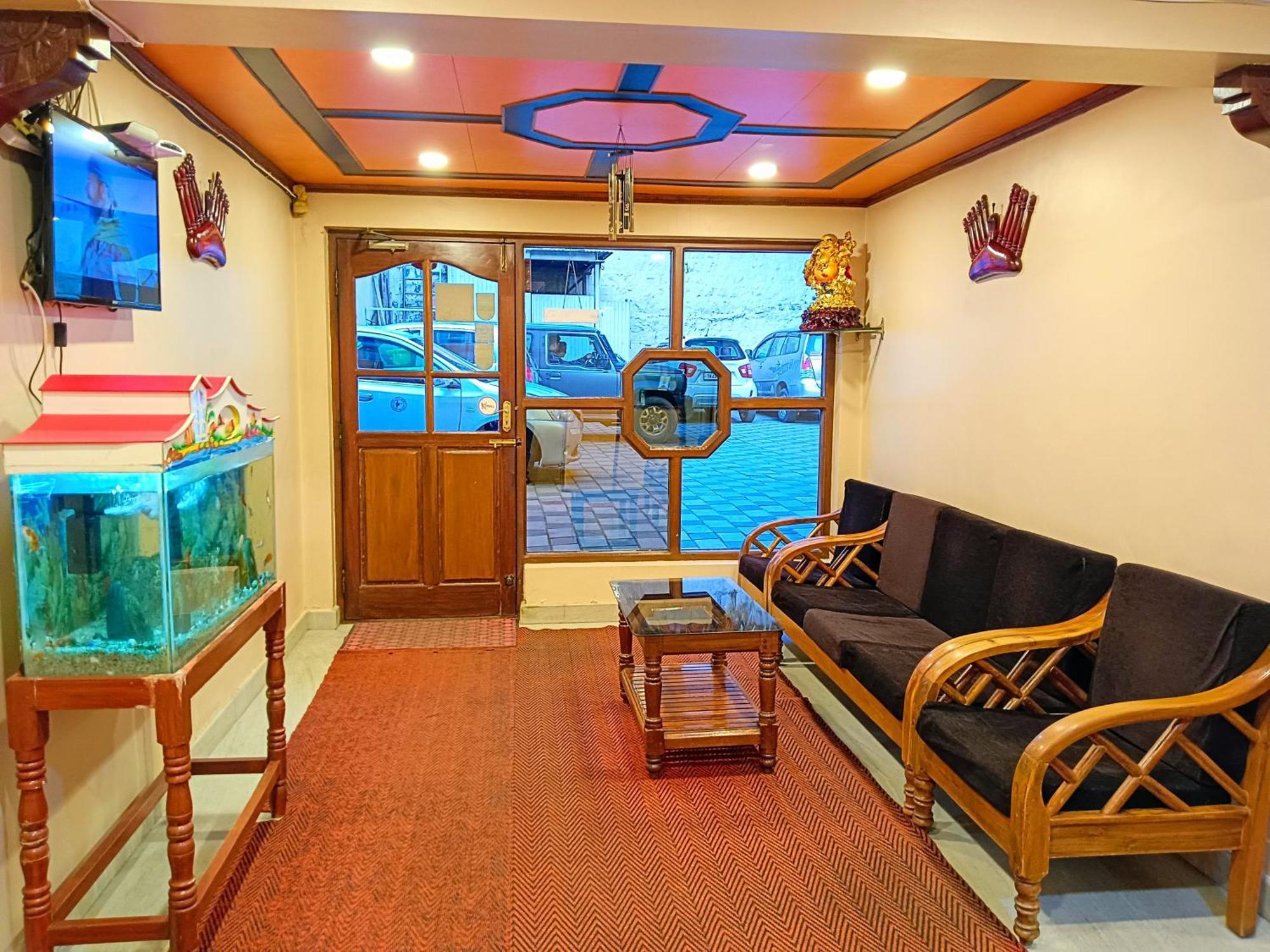 Bn Tourist Home Ooty Exterior photo